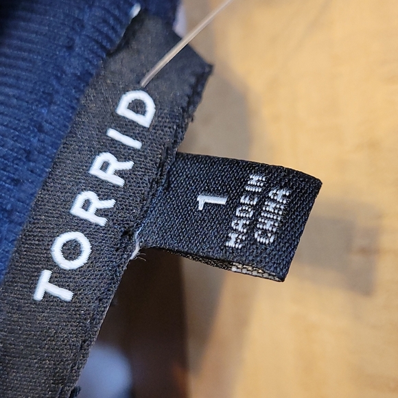 Torrid Floral Bombard Jacket Sz 1       *MUST GO!!!* - Picture 8 of 9